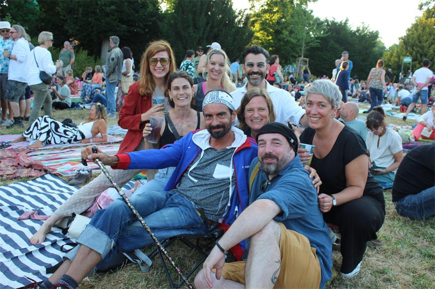 Perfekter Festivalstart im Schlosspark: Butterfly dance!
