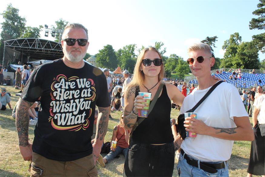 Perfekter Festivalstart im Schlosspark: Butterfly dance!