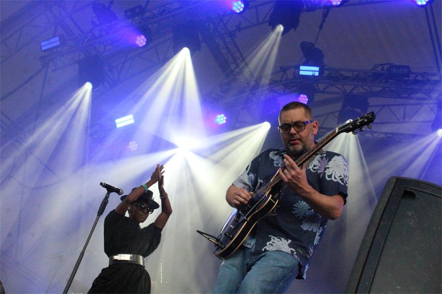 Perfekter Festivalstart im Schlosspark: Butterfly dance!