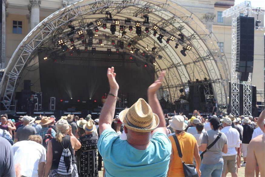 „Lovely Days“ 2025: Legenden rocken den Eisenstädter Schlosspark
