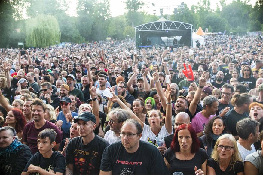 Forestglade im Schlosspark: Die 90er wissen noch, wie man feiert