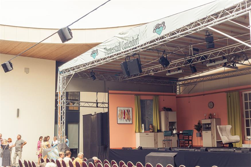 Theaterstadl Gattendorf:  Mit „Pantoffel-Panther“ ins launige Chaos
