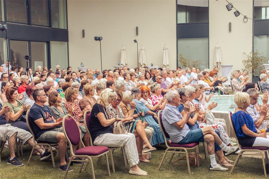 Theaterstadl Gattendorf:  Mit „Pantoffel-Panther“ ins launige Chaos