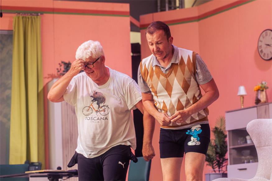 Theaterstadl Gattendorf:  Mit „Pantoffel-Panther“ ins launige Chaos