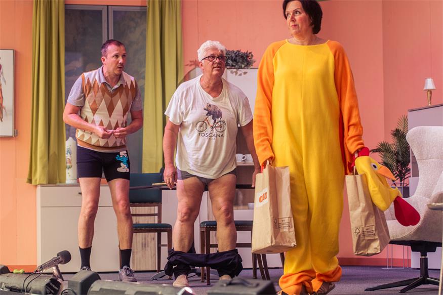Theaterstadl Gattendorf:  Mit „Pantoffel-Panther“ ins launige Chaos