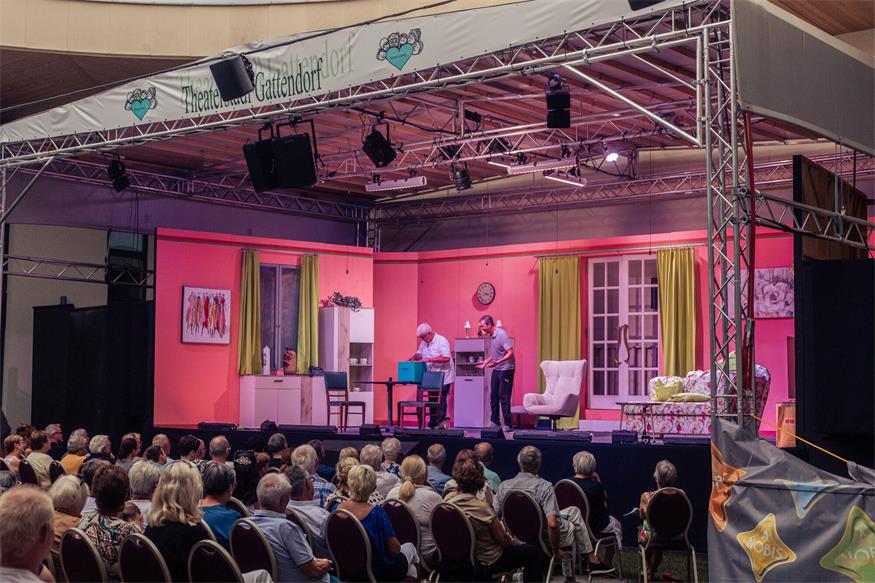 Theaterstadl Gattendorf:  Mit „Pantoffel-Panther“ ins launige Chaos
