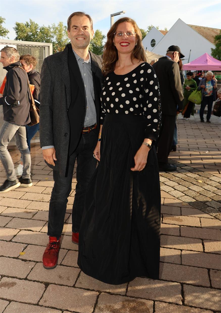 Seefestspiele-Premiere: Promis und 6.000 Gäste im Discofieber