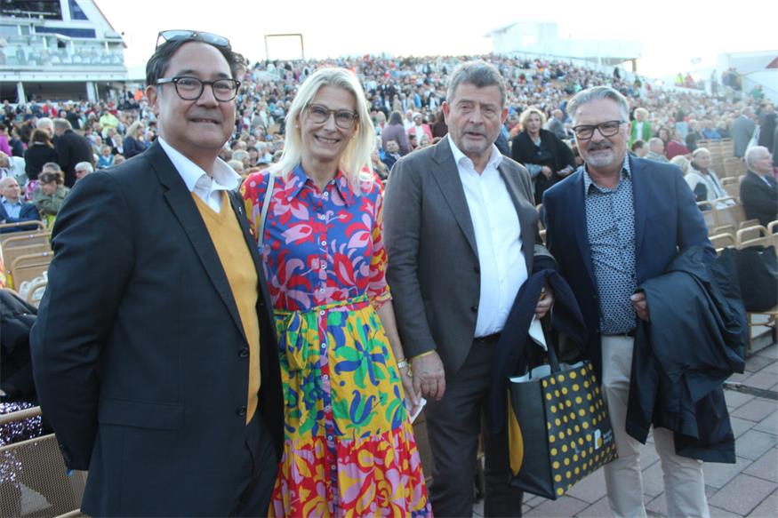 Seefestspiele-Premiere: Promis und 6.000 Gäste im Discofieber