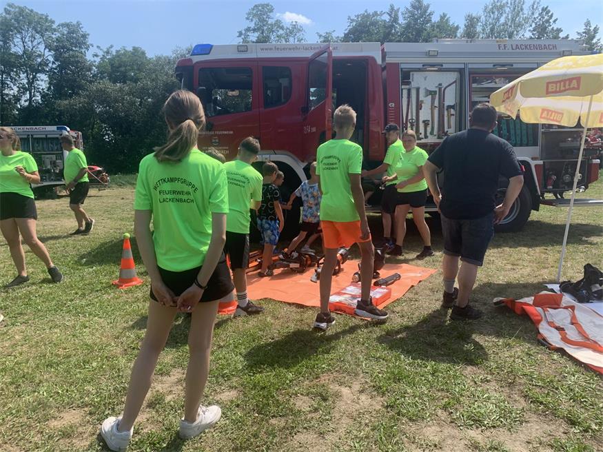Kinder erlebten die Feuerwehrjugend Lackenbach in Action