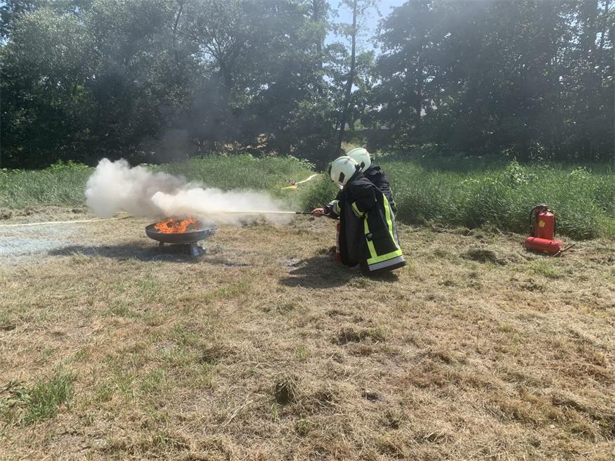 Kinder erlebten die Feuerwehrjugend Lackenbach in Action