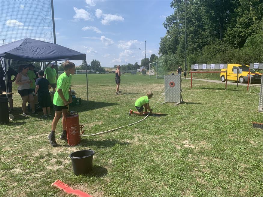 Kinder erlebten die Feuerwehrjugend Lackenbach in Action