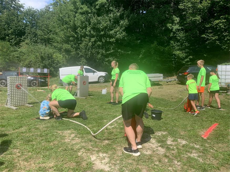 Kinder erlebten die Feuerwehrjugend Lackenbach in Action