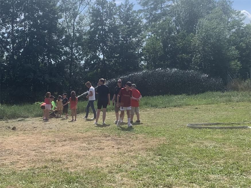 Kinder erlebten die Feuerwehrjugend Lackenbach in Action