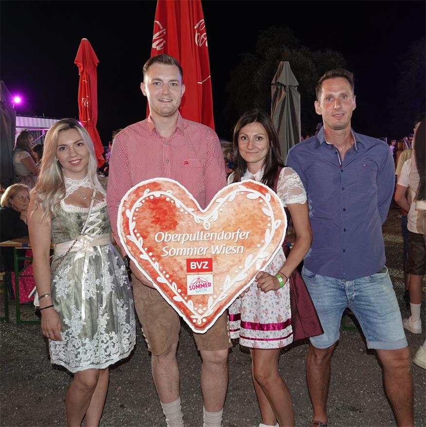 Zahlreiche Dirndl und Lederhosn beim Auftakt in Oberpullendorf