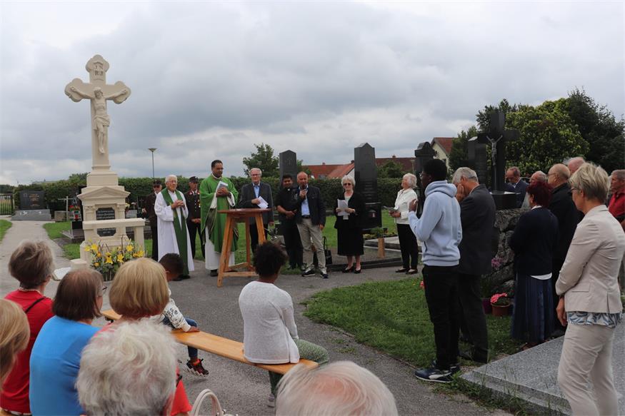 Friedhofkreuz in Krensdorf wurde restauriert