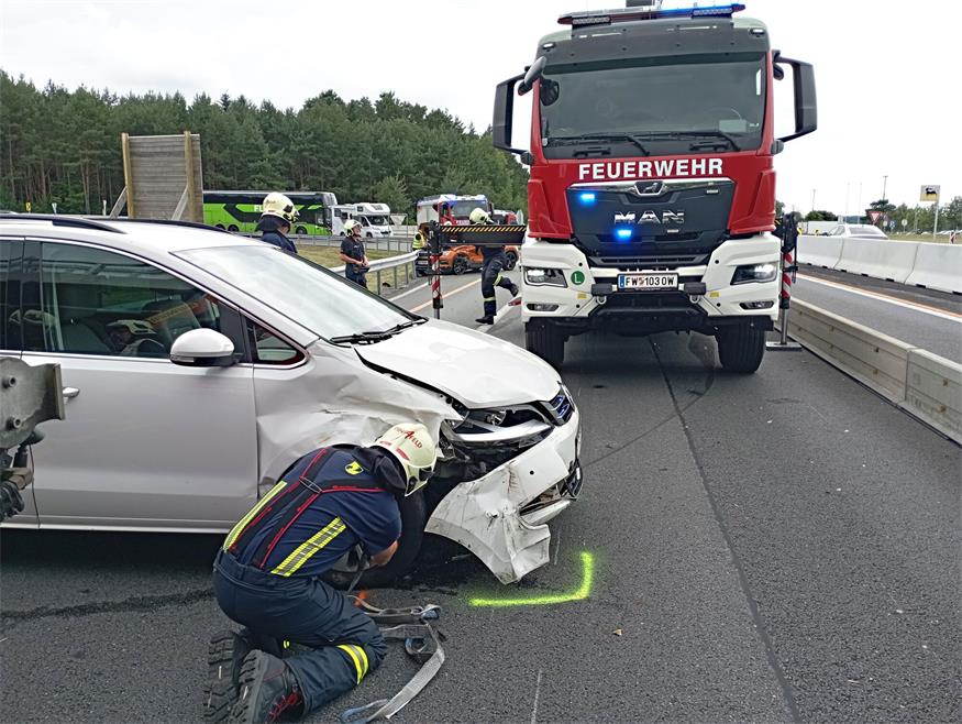 Südautobahn: Verkehrsunfall mit mehreren Fahrzeugen
