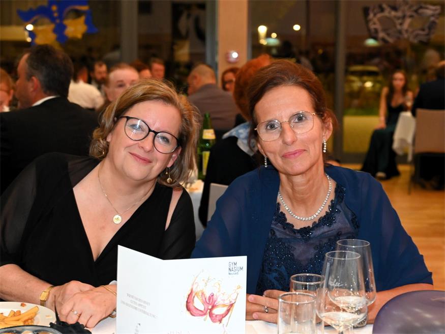 Hinter den Masken wurde getanzt