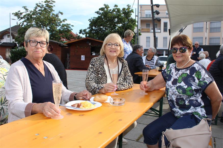 Frühstücken unter freiem Himmel mit der ÖVP Oberpullendorf