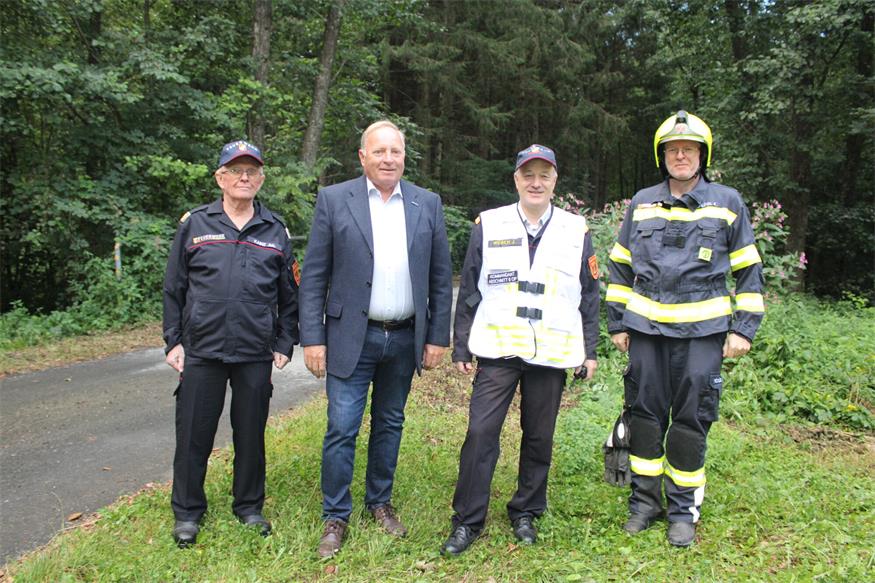 Waldbrand in Deutsch Gerisdorf: 120 FF-Leute im Übungseinsatz