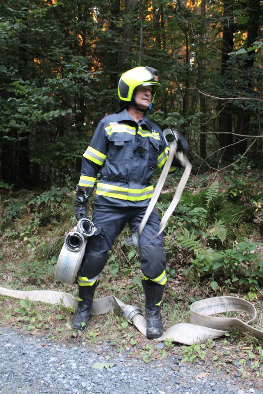 Waldbrand in Deutsch Gerisdorf: 120 FF-Leute im Übungseinsatz