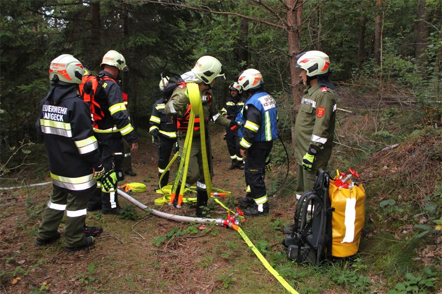 Waldbrand in Deutsch Gerisdorf: 120 FF-Leute im Übungseinsatz