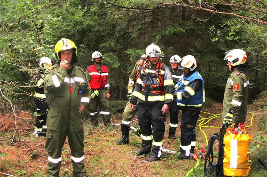 Waldbrand in Deutsch Gerisdorf: 120 FF-Leute im Übungseinsatz