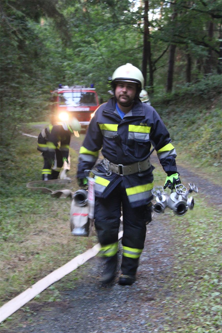 Waldbrand in Deutsch Gerisdorf: 120 FF-Leute im Übungseinsatz