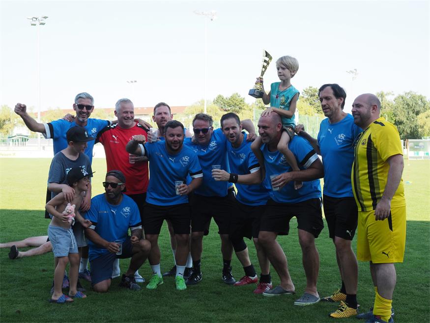 Benefizturnier in Neusiedl: Borussia-Fans kicken für den guten Zweck