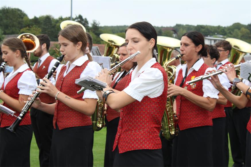 Feuchtes, aber fröhliches Fest zum 40er des Musikvereins Pilgersdorf