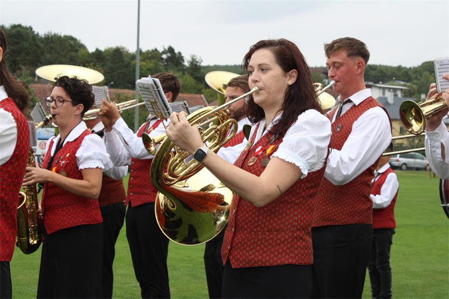 Feuchtes, aber fröhliches Fest zum 40er des Musikvereins Pilgersdorf