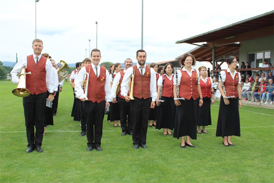 Feuchtes, aber fröhliches Fest zum 40er des Musikvereins Pilgersdorf