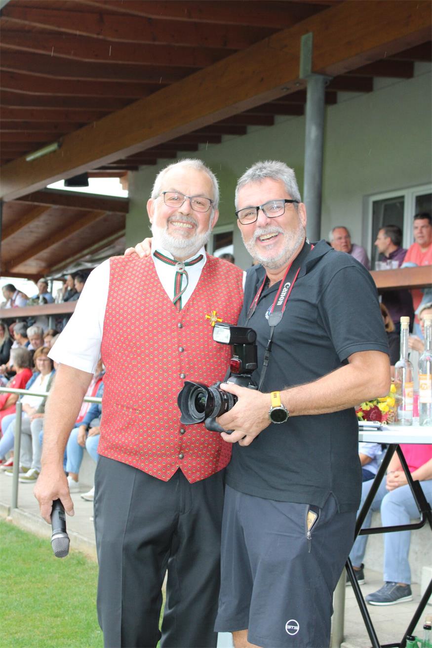 Feuchtes, aber fröhliches Fest zum 40er des Musikvereins Pilgersdorf