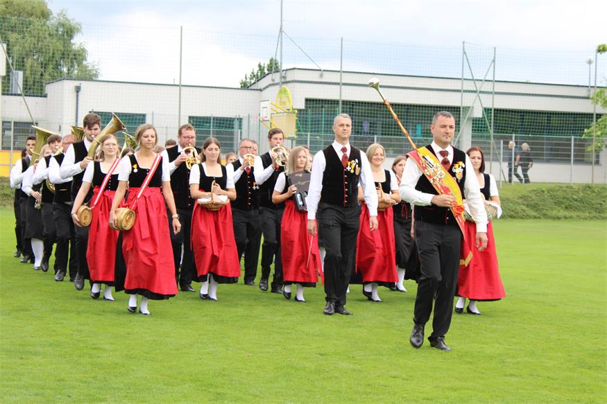 Feuchtes, aber fröhliches Fest zum 40er des Musikvereins Pilgersdorf