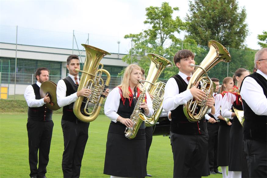Feuchtes, aber fröhliches Fest zum 40er des Musikvereins Pilgersdorf