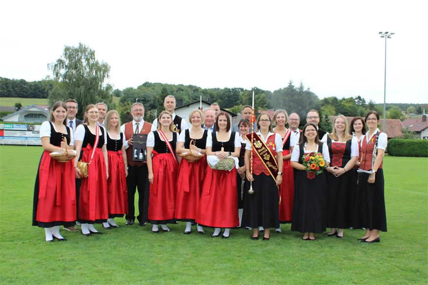 Feuchtes, aber fröhliches Fest zum 40er des Musikvereins Pilgersdorf