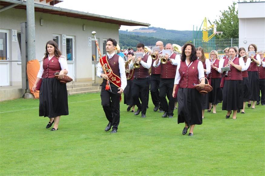 Feuchtes, aber fröhliches Fest zum 40er des Musikvereins Pilgersdorf