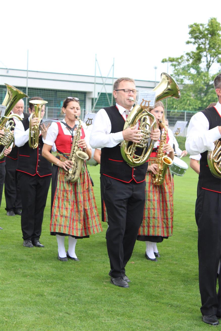 Feuchtes, aber fröhliches Fest zum 40er des Musikvereins Pilgersdorf