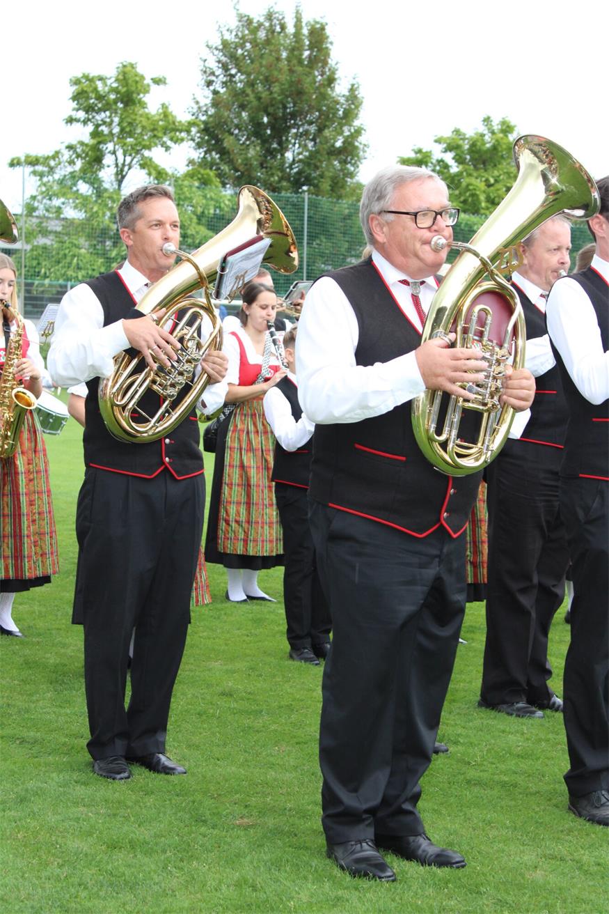 Feuchtes, aber fröhliches Fest zum 40er des Musikvereins Pilgersdorf