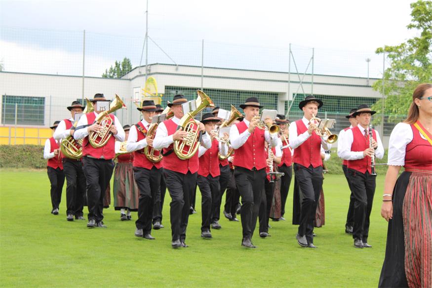 Feuchtes, aber fröhliches Fest zum 40er des Musikvereins Pilgersdorf