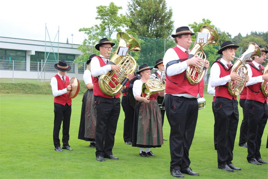 Feuchtes, aber fröhliches Fest zum 40er des Musikvereins Pilgersdorf
