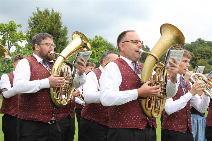 Feuchtes, aber fröhliches Fest zum 40er des Musikvereins Pilgersdorf