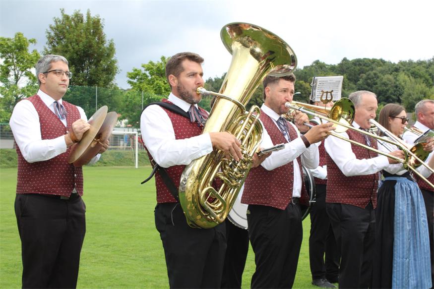 Feuchtes, aber fröhliches Fest zum 40er des Musikvereins Pilgersdorf
