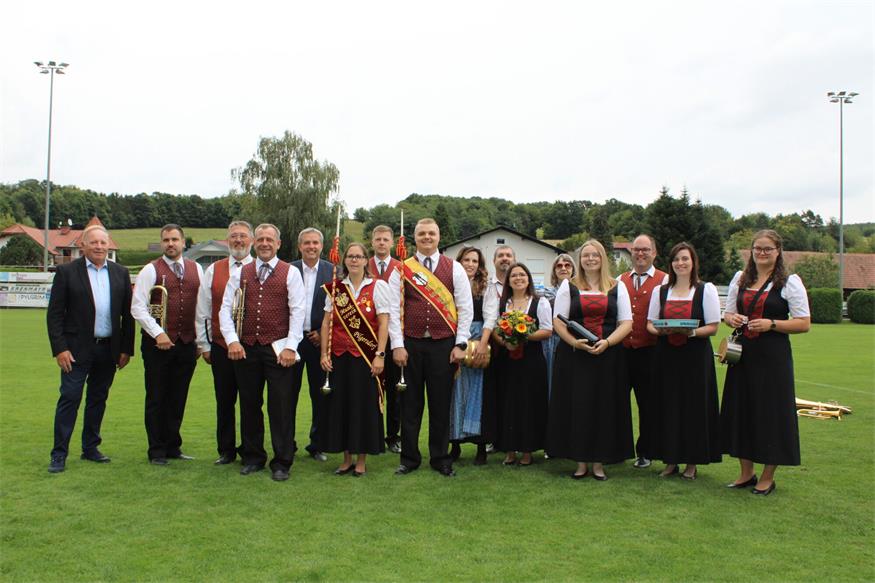 Feuchtes, aber fröhliches Fest zum 40er des Musikvereins Pilgersdorf