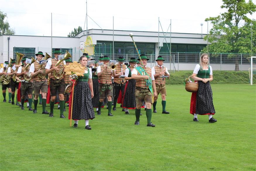 Feuchtes, aber fröhliches Fest zum 40er des Musikvereins Pilgersdorf