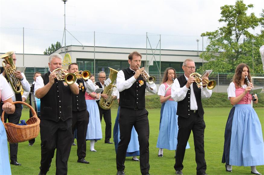Feuchtes, aber fröhliches Fest zum 40er des Musikvereins Pilgersdorf
