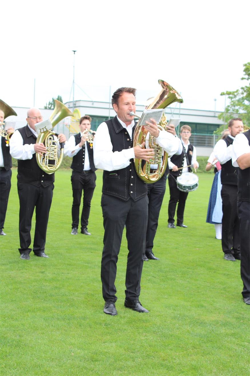 Feuchtes, aber fröhliches Fest zum 40er des Musikvereins Pilgersdorf