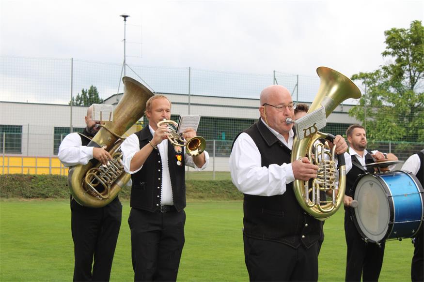 Feuchtes, aber fröhliches Fest zum 40er des Musikvereins Pilgersdorf