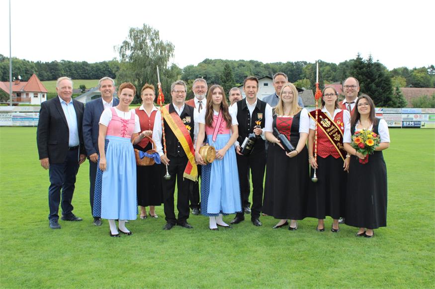 Feuchtes, aber fröhliches Fest zum 40er des Musikvereins Pilgersdorf