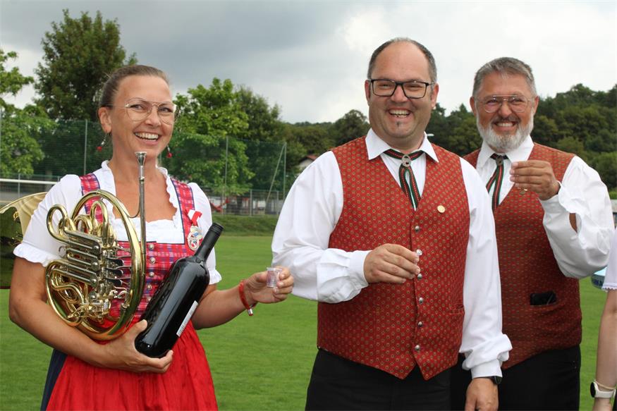 Feuchtes, aber fröhliches Fest zum 40er des Musikvereins Pilgersdorf