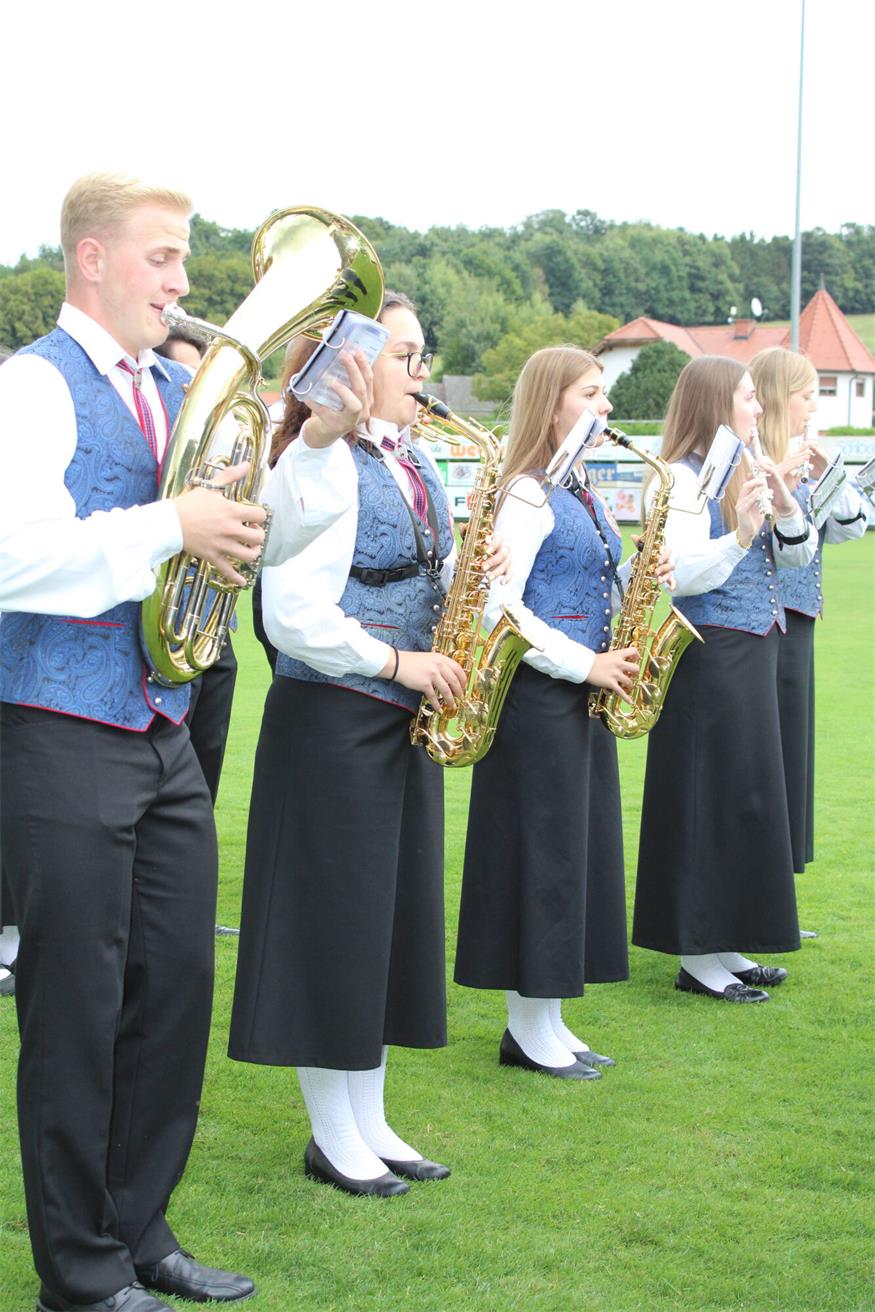 Feuchtes, aber fröhliches Fest zum 40er des Musikvereins Pilgersdorf